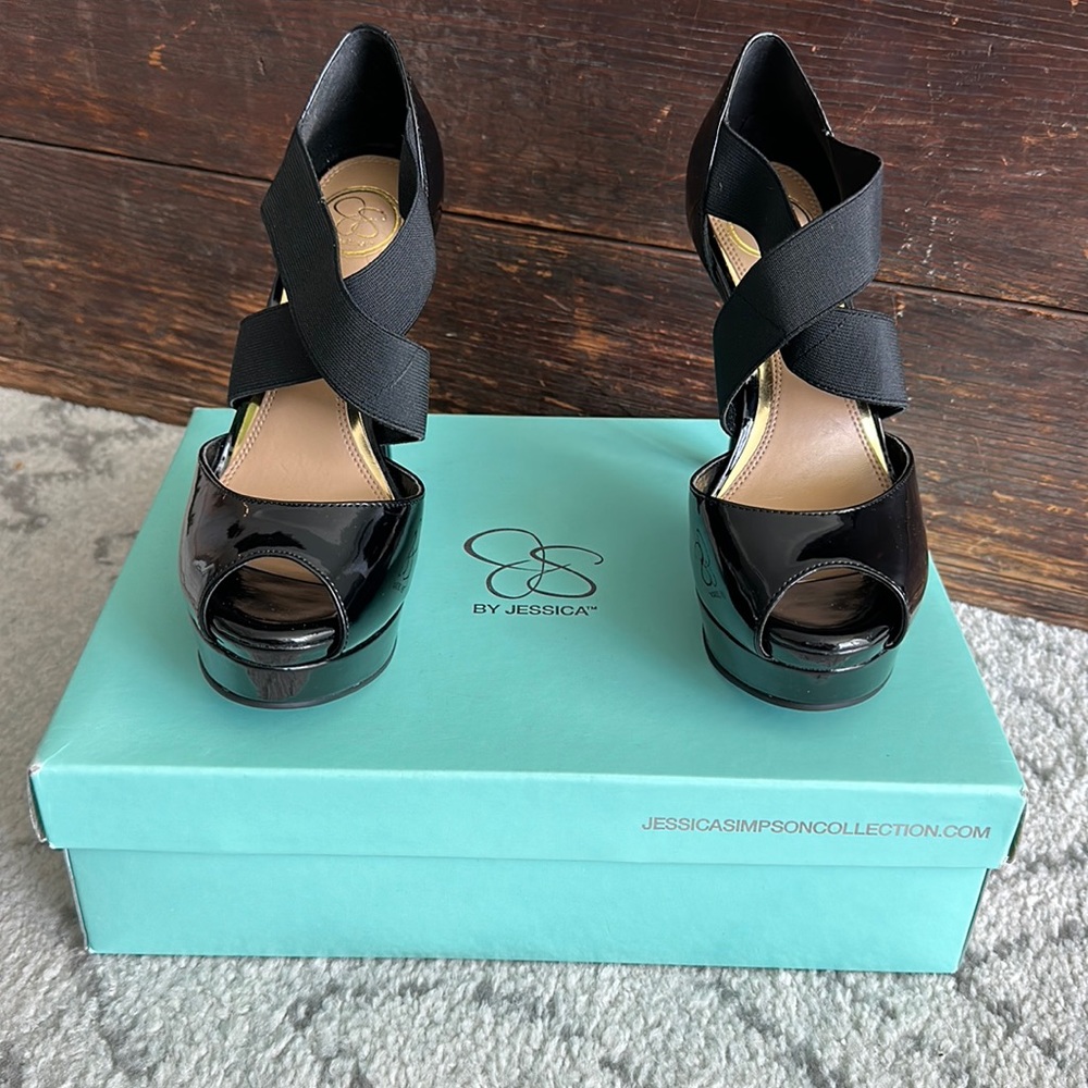Jessica Simpson black patent leather platform heels
